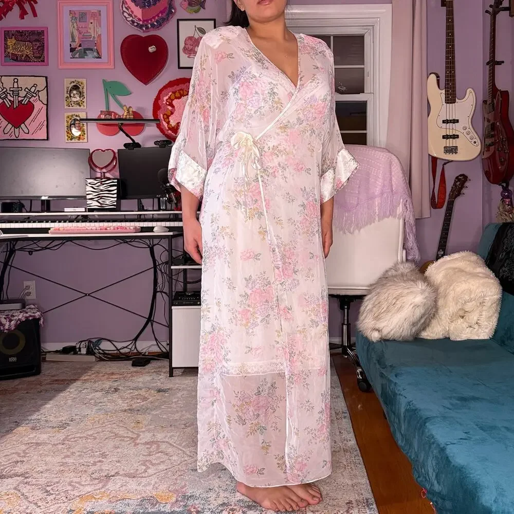 Vintage 80s sheer floral coquette robe - Picture 2 of 9